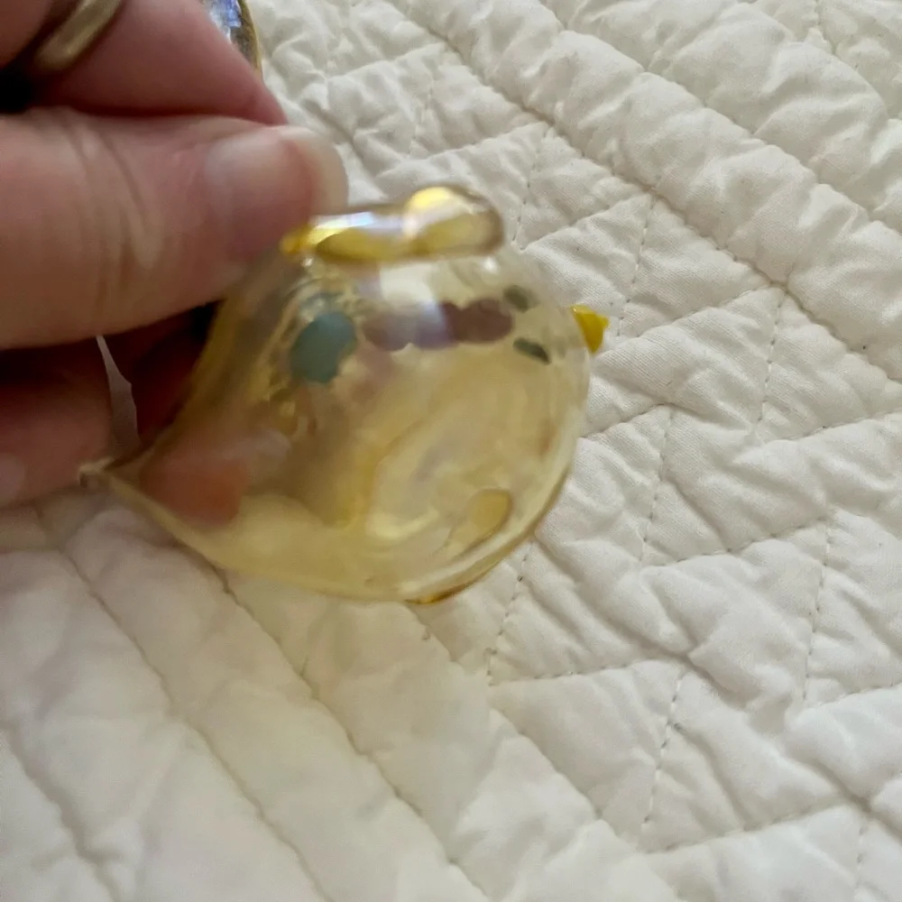 Lampwork Chicken Translucent Salt and Pepper Shakers by Glass Act Artisans - Picture 4 of 9